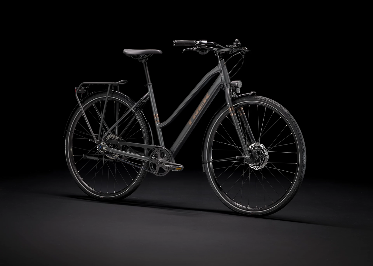  Trek District 4 Equipped Stagger